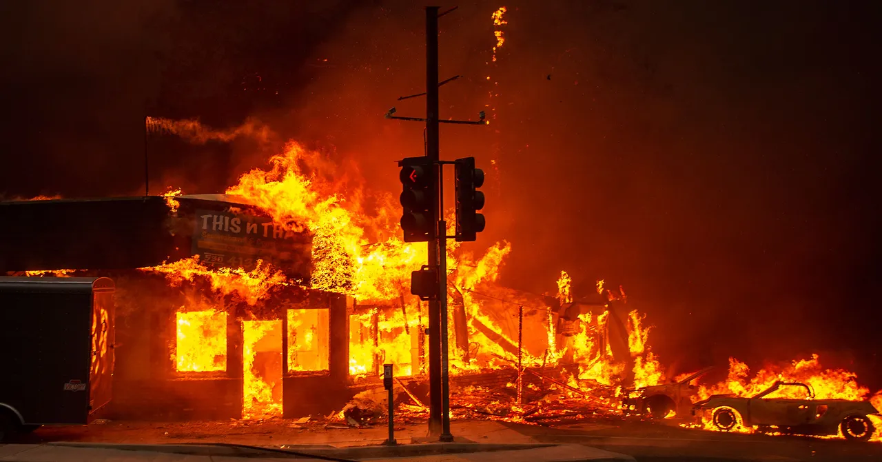 Eagle Mountain Fire Today – Firefighters Battle Fast-Moving Wildfire Near Residential Areas in Eagle Mountain, Utah